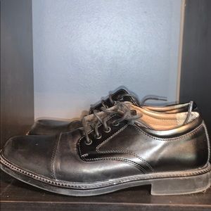 Dress shoes